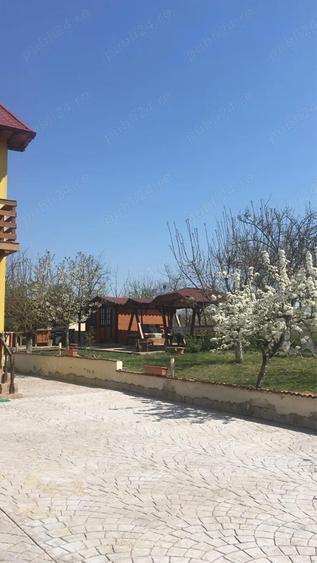 casa de vanzare , zona foarte linistita , frumos amenajata ! - 2