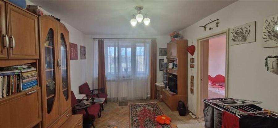 De vanzare apartament cu 3 camere, Mureseni - 1
