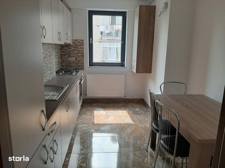 Vand apartament cu 3 camere Radauti - 7