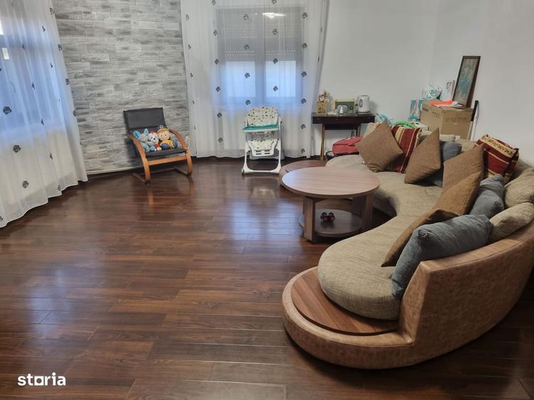 Casa Mioveni, Valea Stanii, Bld. Dacia, 4 camere, 2 bai - 7