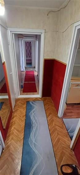 Apartament cu 3 camere decomandat, mobilat în Alexandru cel Bun
