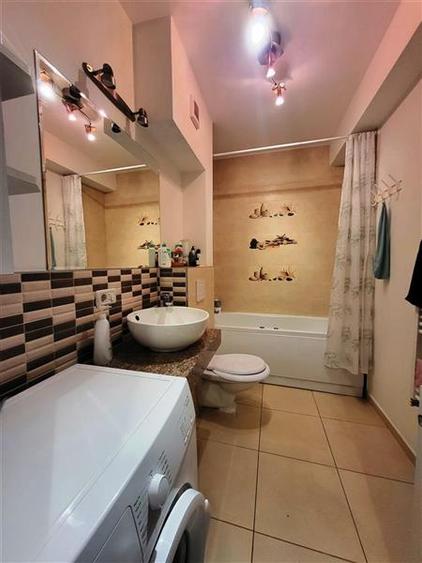 Apartament cu 2 camere decomandat, mobilat în Tractorul