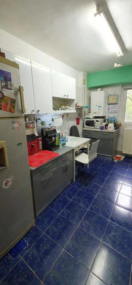 Apartament cu 3 camere decomandat, mobilat în 13 Septembrie