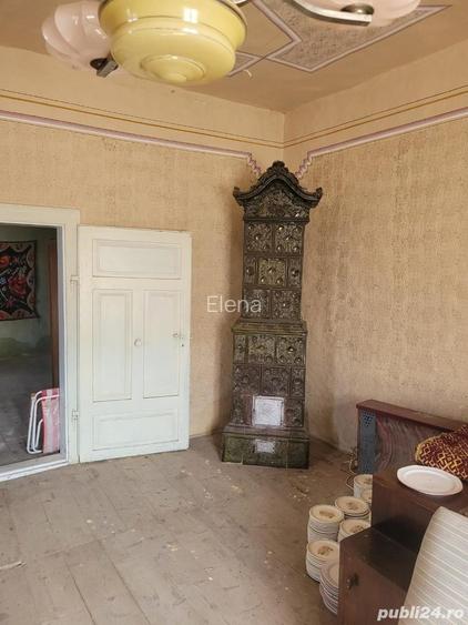 Vand casa cu anexe si teren 3008 mp, in centrul loc. Risculita, com. Baia de Cris, jud. Hunedoara