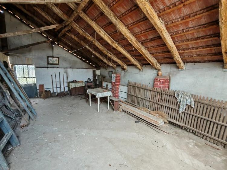 Casă cu 3 camere cu Teren 400 Mp în Central