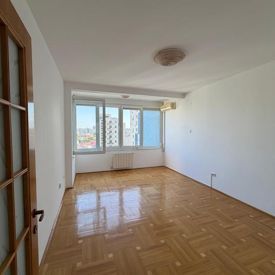 Apartament cu 3 camere decomandat în Calea Plevnei