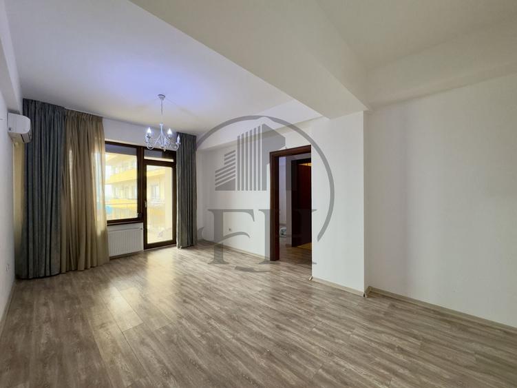 Apartament cu 3 camere semidecomandat în Nord