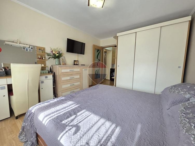 Apartament cu 3 camere decomandat, mobilat în Ultracentral
