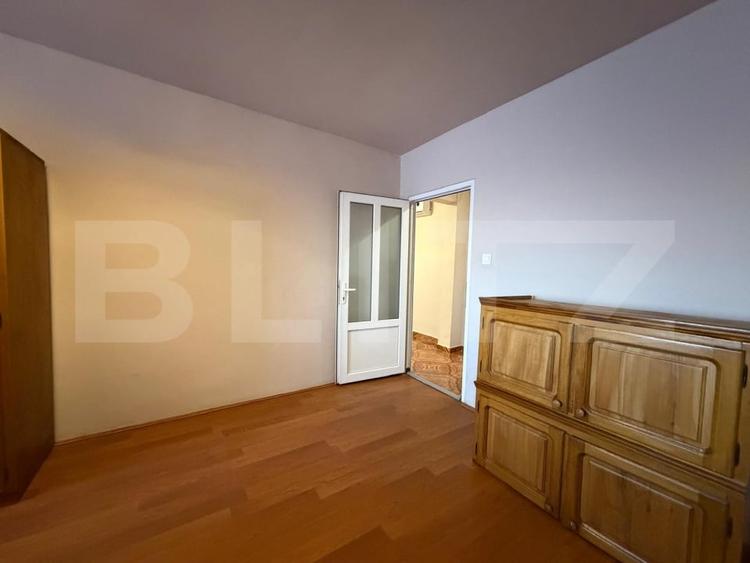 Apartament cu 2 camere semidecomandat, mobilat în Lipovei
