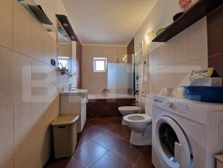 Apartament cu 3 camere semidecomandat în Central