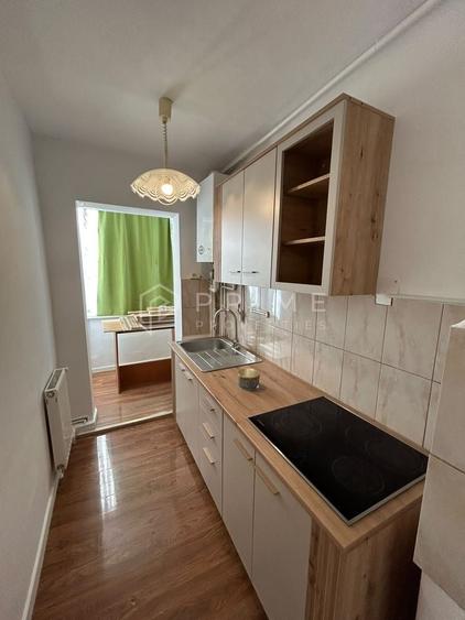 Garsonieră decomandată în Tudor