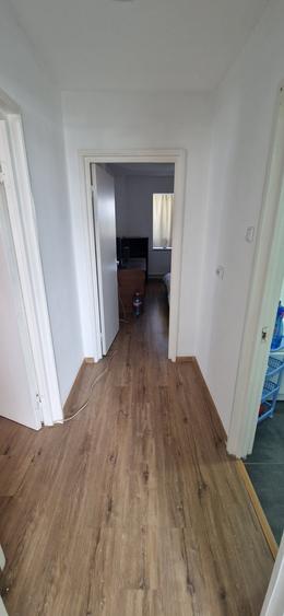 Apartament cu 3 camere semidecomandat, mobilat în Gării
