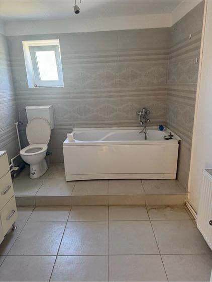 Casă cu Teren 100 Mp în Central