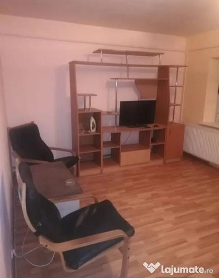 Apartament cu 2 camere decomandat în Popa Șapcă