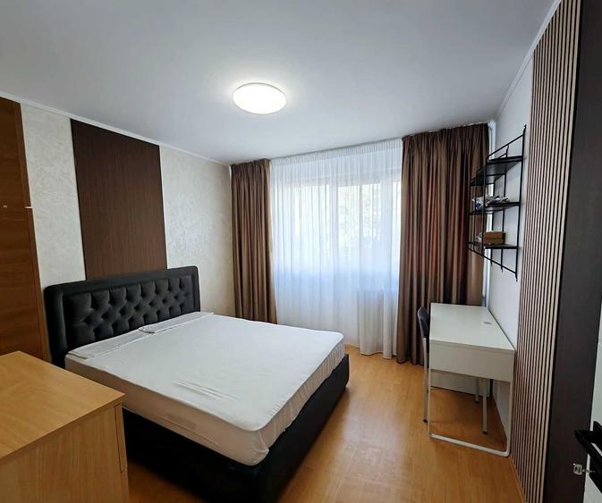 Apartament cu 3 camere decomandat în Titan