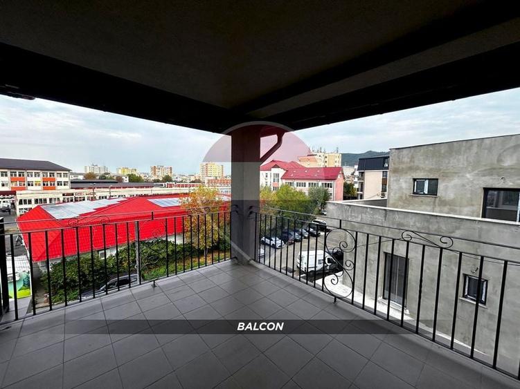 Birou, de 22 mp, în Traian