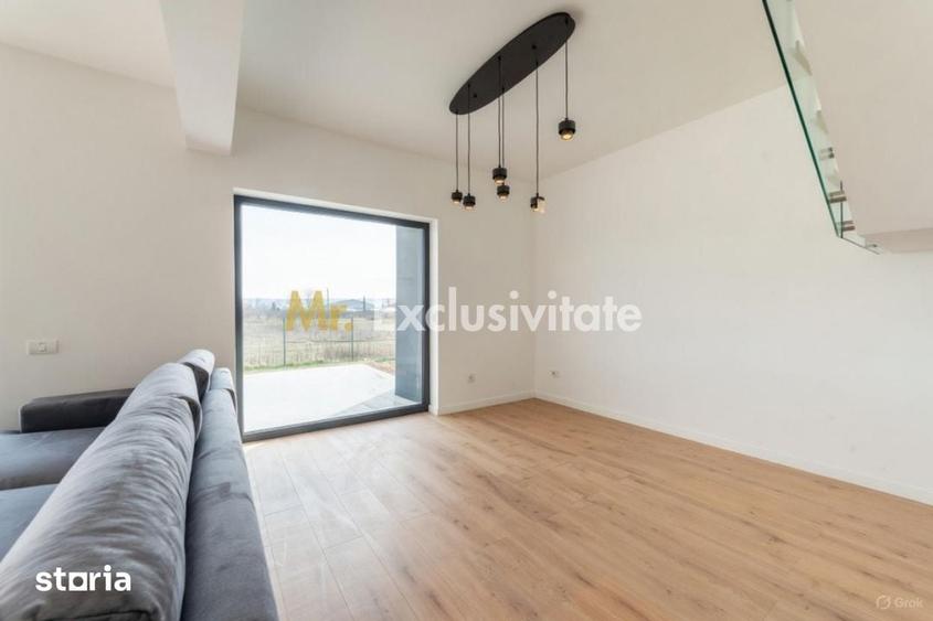 Casă cu 4 camere cu Teren 430 Mp în Micești