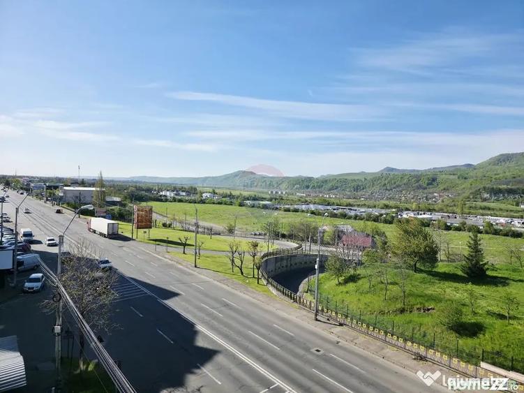 Apartament cu 2 camere decomandat în 1 Mai