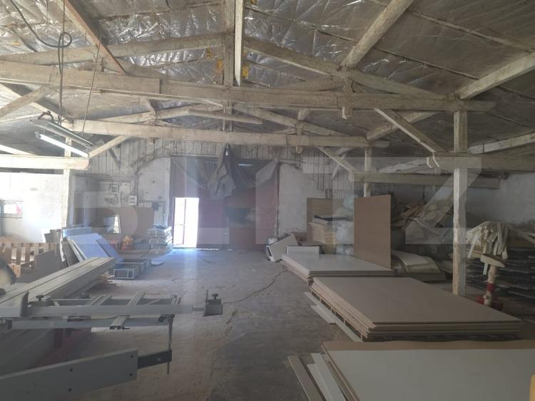 Spațiu industrial, de 1,200 mp, în Titu