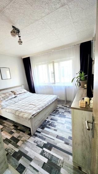 Apartament cu 3 camere decomandat în Sud