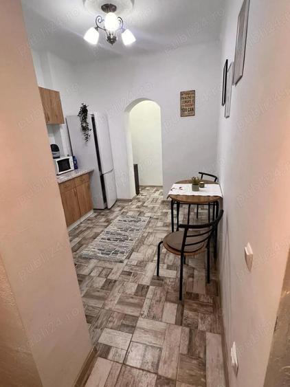 Garsoniera de inchiriat 35 mp Pia?a Domenii 1 Mai 450 EUR - 2