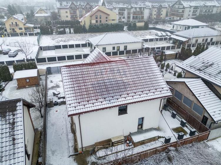 Casă / Vilă cu 4 camere de vânzare în Cartier - Gheraiesti - 25