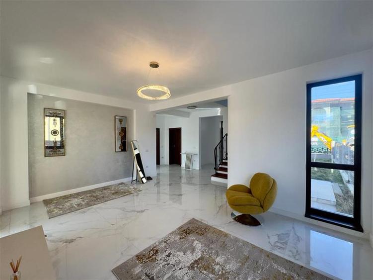 Vilă elegantă individuală în Valea Lupului  5 camere - 6