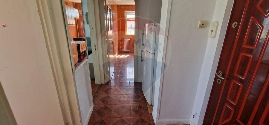 Apartament DE INCHIRIAT cu 2 camere decomandate, zona Narcisa - 9