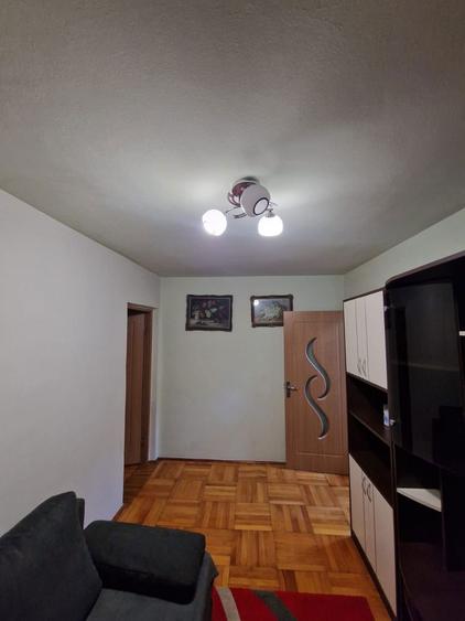 Inchiriez apartament 3 camere Arad - 7