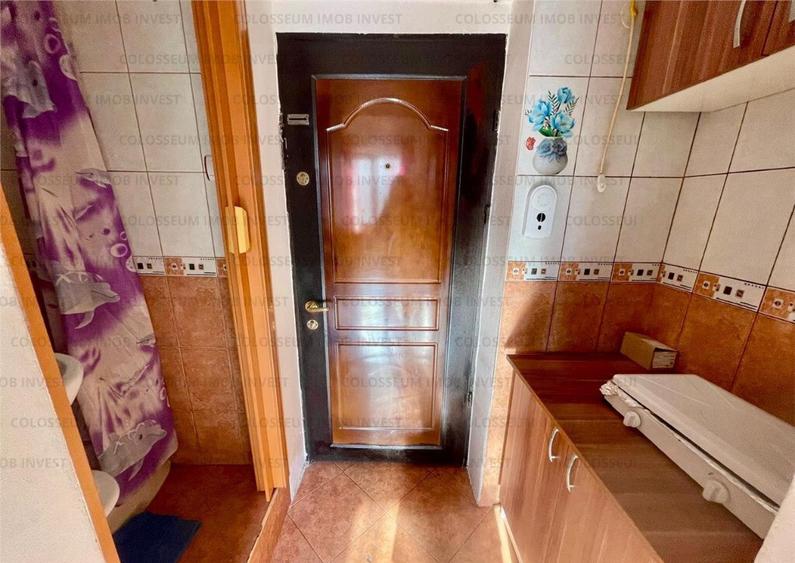 COLOSSEUM: Camera cu baie Stefan Cel Mare si Sfant Piata Astra - 4