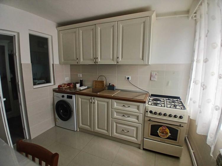 Inchiriez apartament cu 2 camere ! - 1