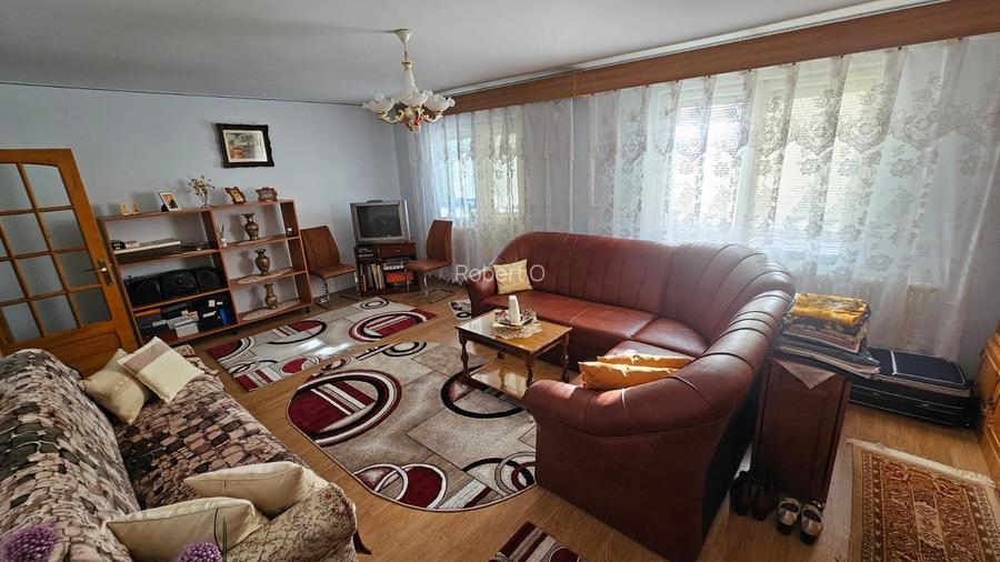 Casă cu 5 camere în Central Casă cu 5 camere în Central