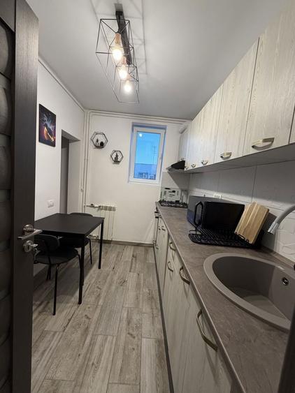 Proprietar INCHIRIEZ APARTAMENT 2 CAMERE prima inchiriere - 3