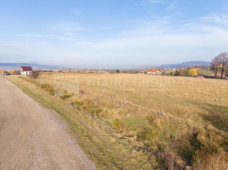 Teren intravilan parcelabil, priveliște spre munți, Sohodol, Bran - 11