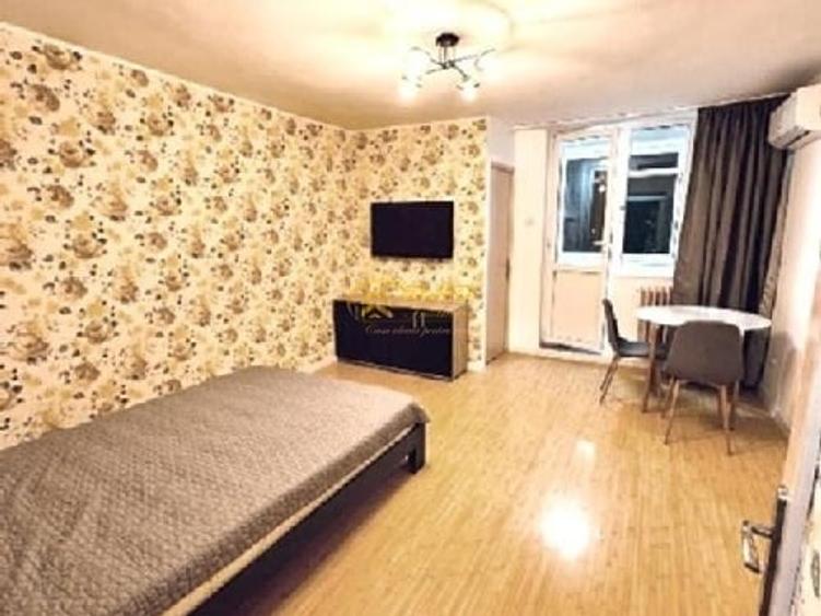 Garsoniera, Tatarasi. - 1