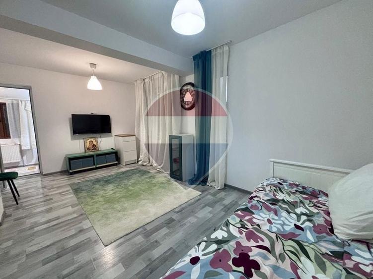 Apartament cu 2 camere, mobilat în Periferie