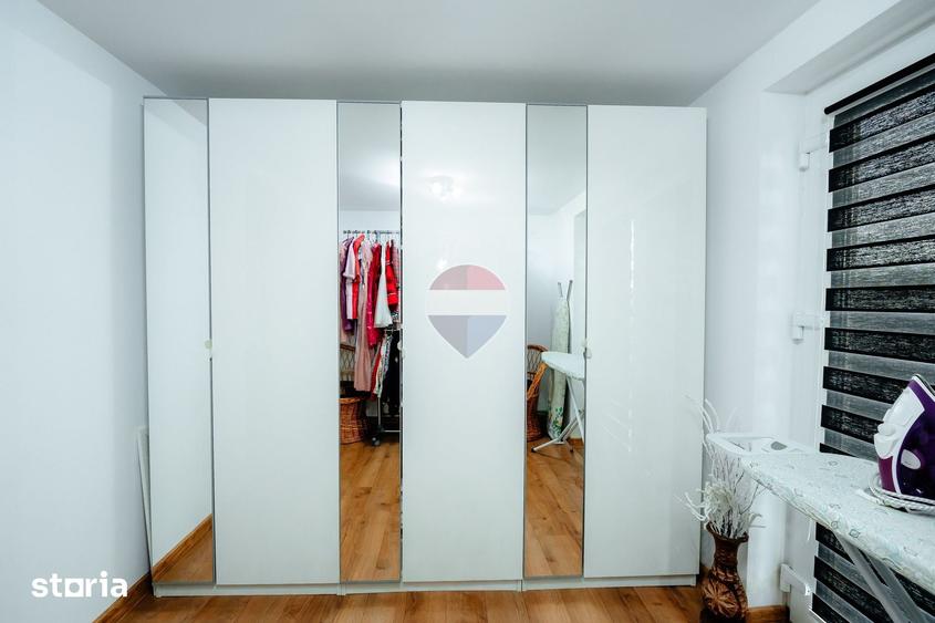 Casă cu 5 camere cu Teren 1800 Mp în Călinești