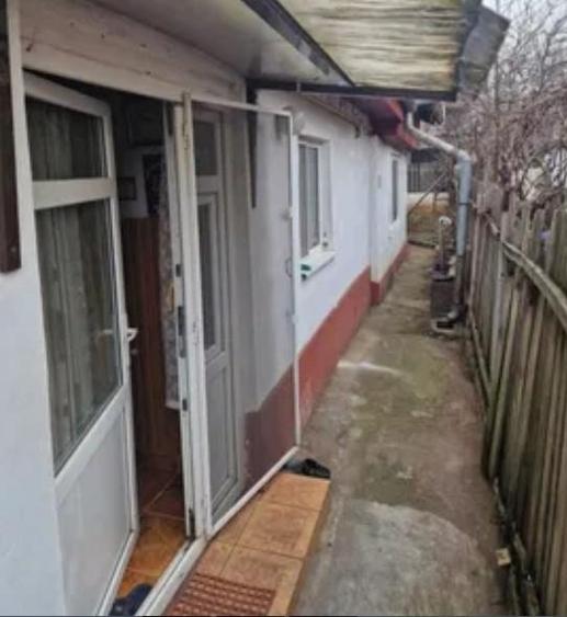 Casa 2 camere de vanzare zona Malu Rosu - 3