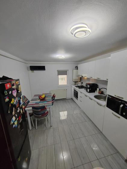 Apartament 2 camere Zona Progresu | Complet mobilat ?i utilat | Balcon generos - 4