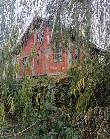 Oras Pantelimon Lebedei casa p+1+M 3 camere 160000eur