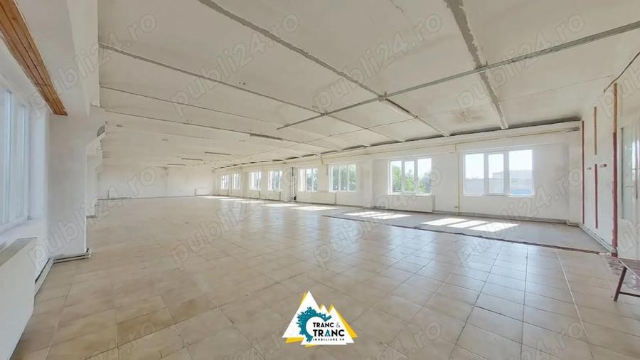 Cladire impunatoare de 540 mp pe 2 nivele in Sannicolau Mic - 10