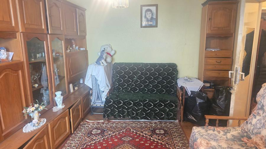 Vand apartament 2 camere decomandat in Deva, pe Bld. Balcescu, etaj 1 - 2