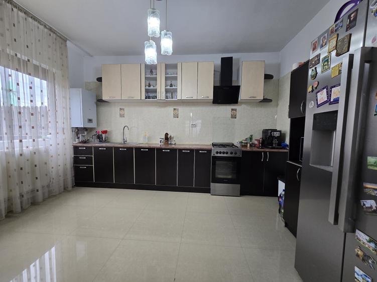 Casa in cart. 23 August, constructie 20212, supra. 250mp, mob/utilata. - 12