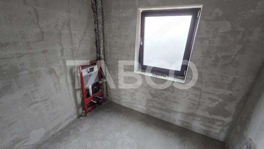 Duplex de vanzare 450mp teren liber 4 camere 2 bai 2 parcari Selimbar - 9