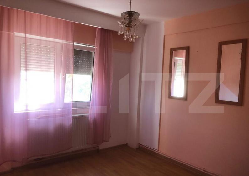 Apartament de vanzare, cu 3 camere, 63 mp, zona M16 - 4