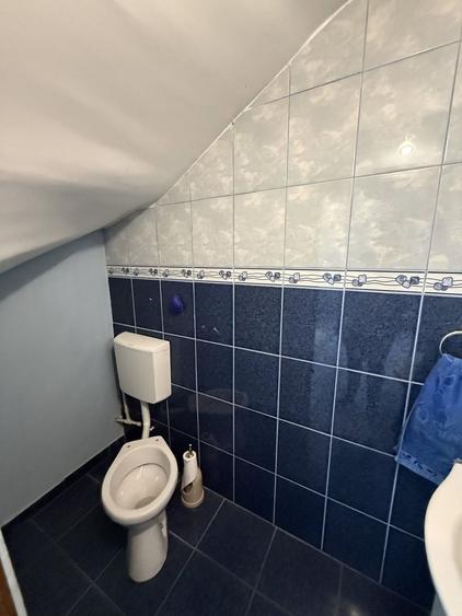 Casă individuală cu 5 camere cu Canalizare în Central