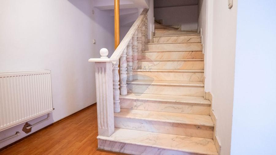 VILĂ MIXTĂ DE VÂNZARE – STRADA 1 DECEMBRIE 1918 - 27