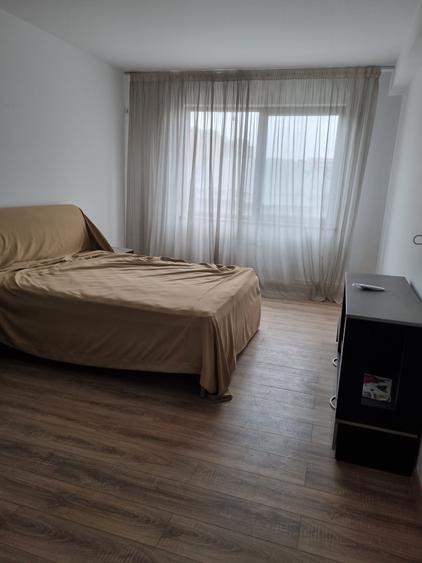 Oportunitate de Investiție: Apartament  cu potențial de impărțire în 2 unitati - 1