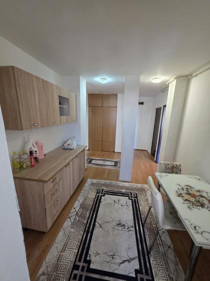 Capitol (Blvd Mamaia)- 2 camere decomandate 56mp, etaj 3/4 - 136.500euro - 2