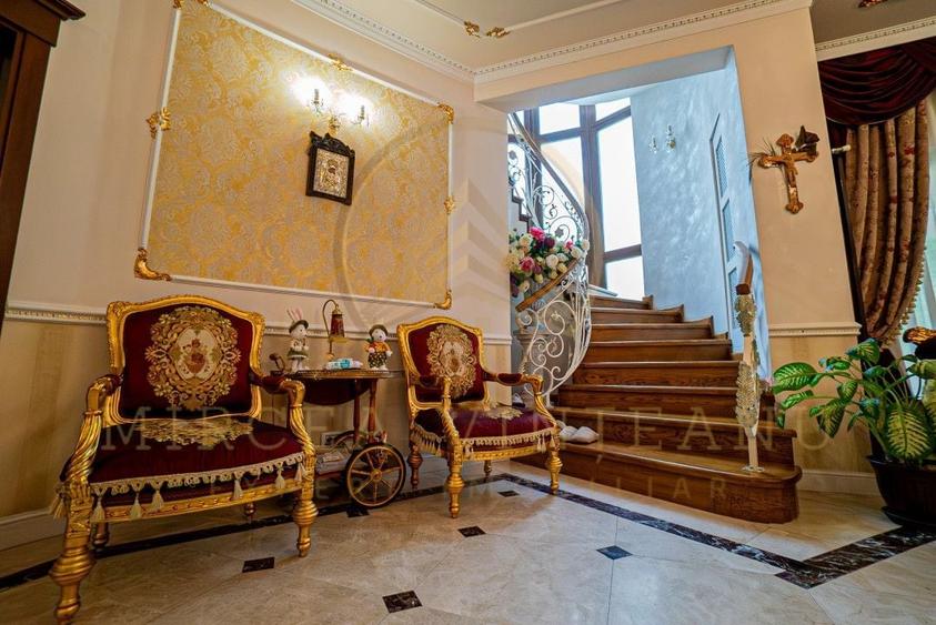 Casă individuală cu 11 camere cu Canalizare în Tomis II